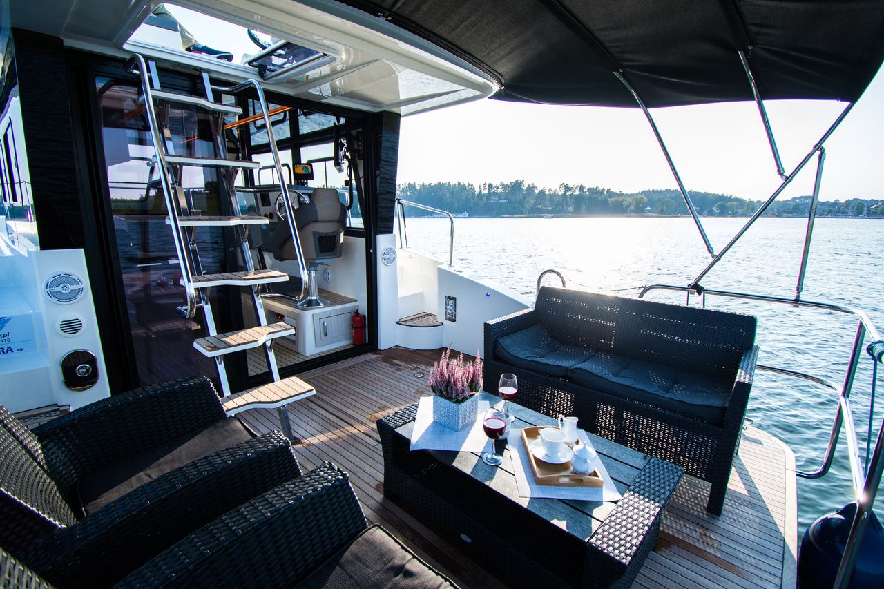 Cobra Yachts 40 | Grand Horizon