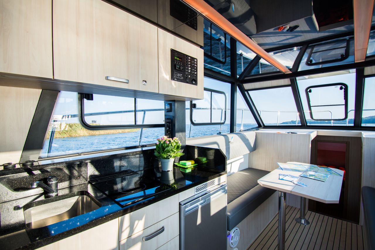 Cobra Yachts 40 | Grand Horizon