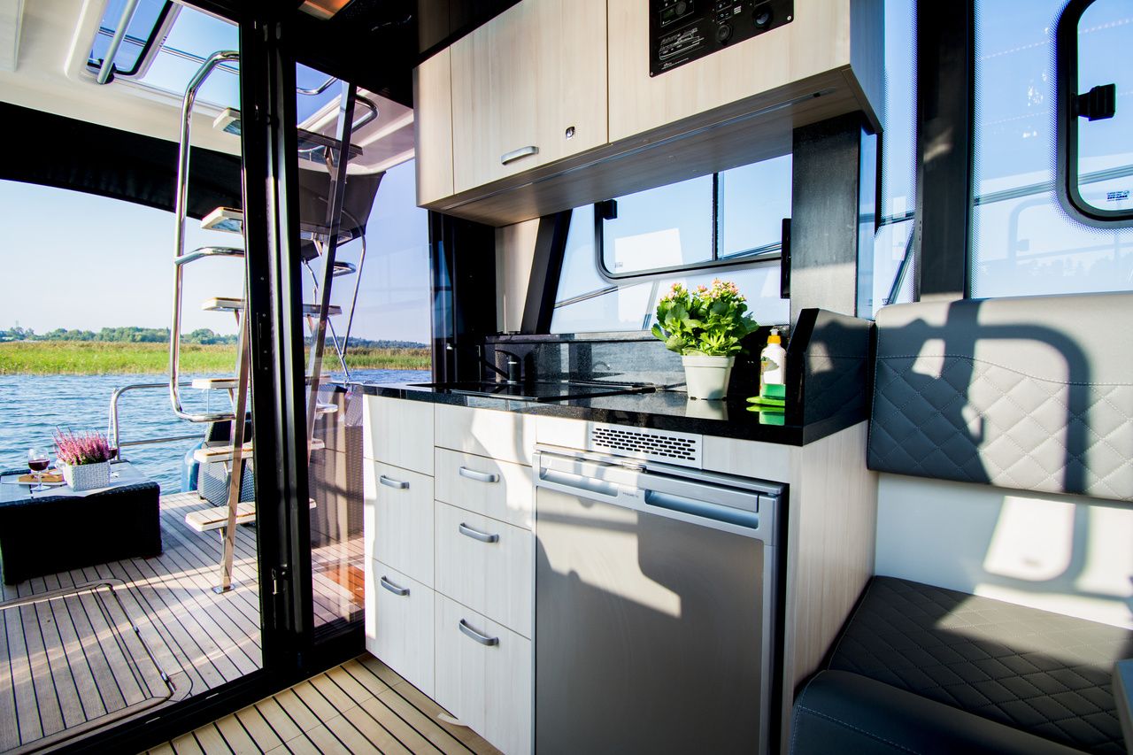 Cobra Yachts 40 | Grand Horizon