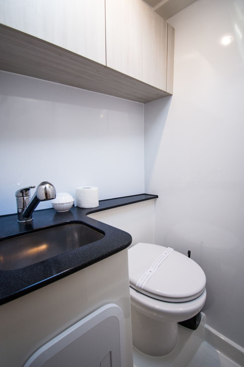 Cobra Yachts 40 | Grand Horizon