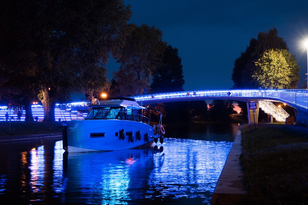 Cobra Yachts 40 | Grand Horizon