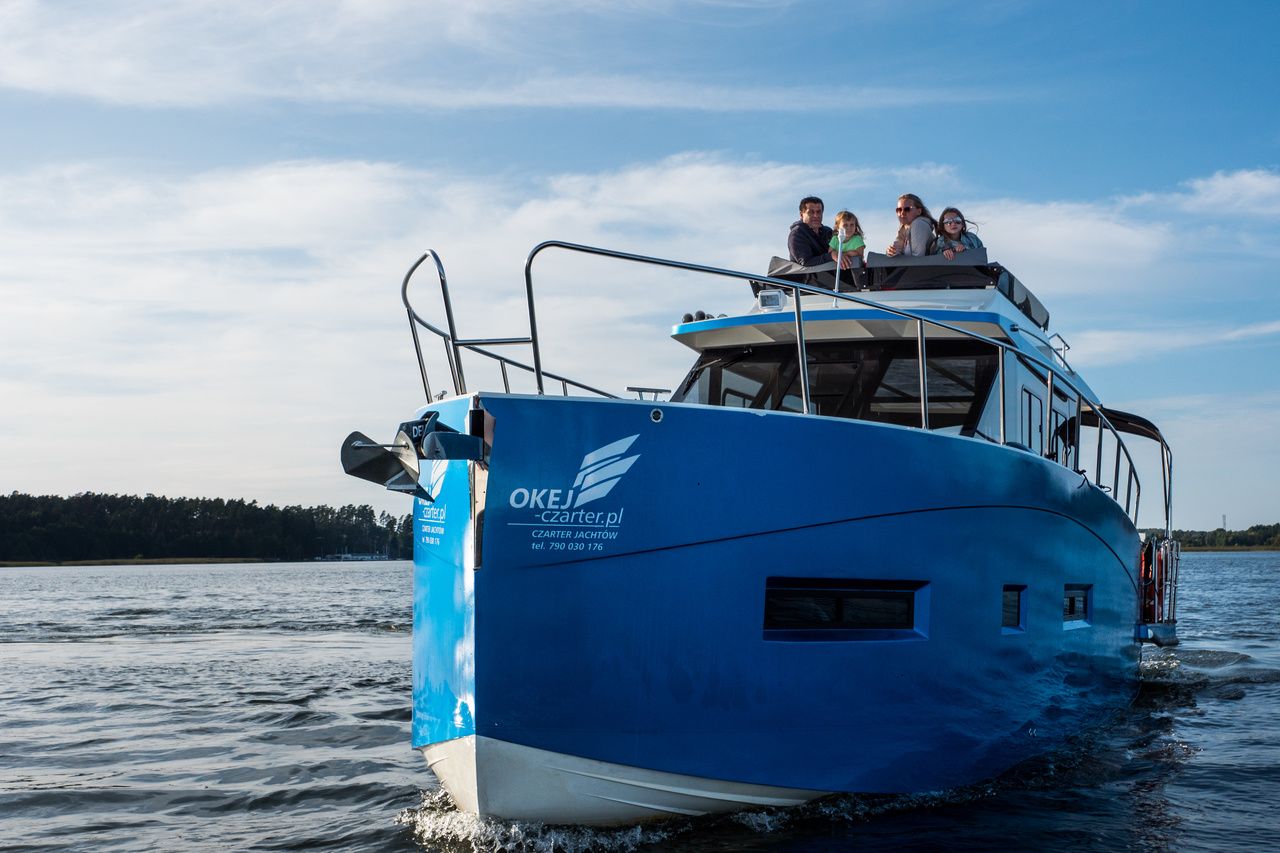 Cobra Yachts 40 | Grand Horizon