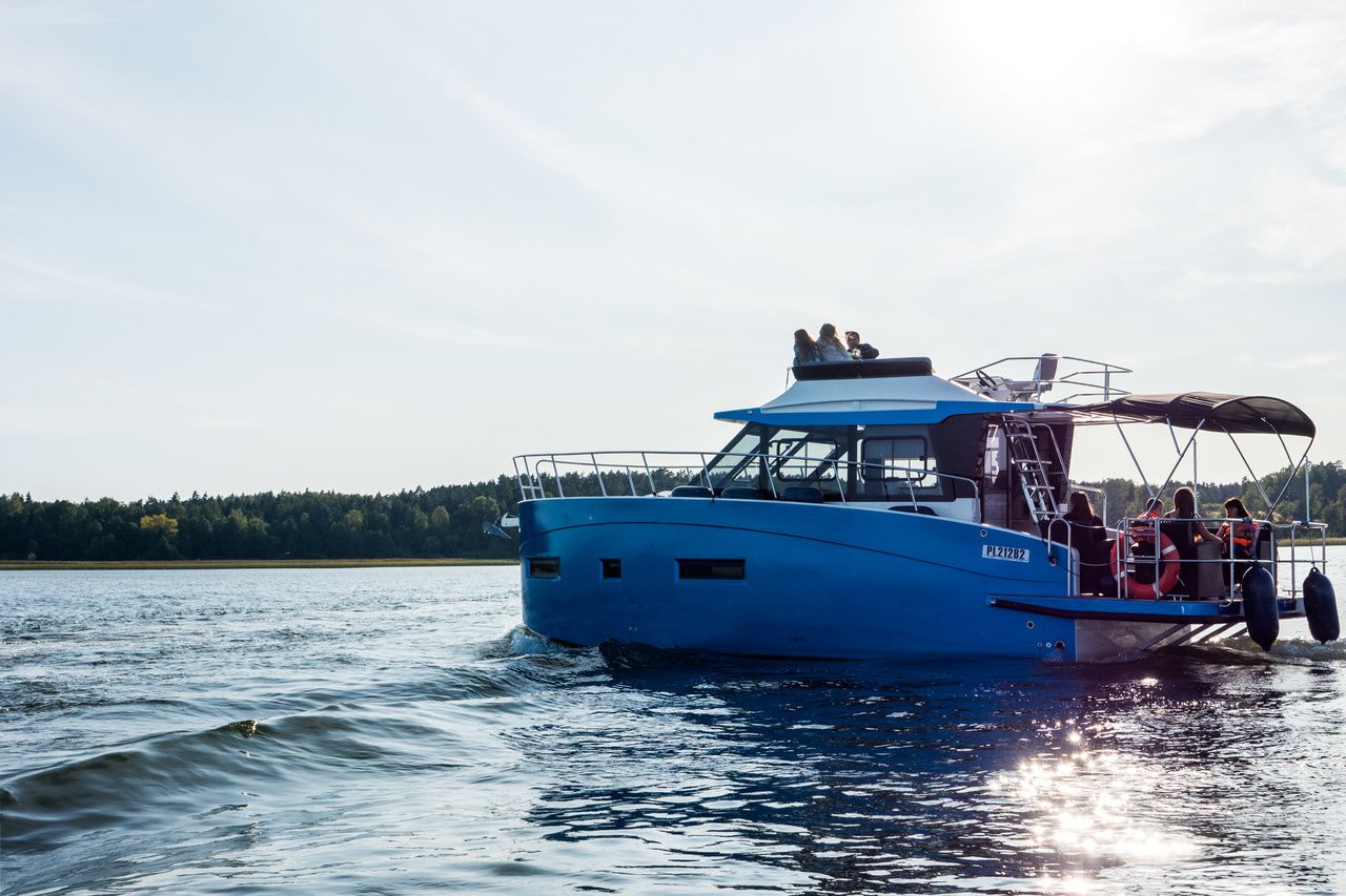 Cobra Yachts 40 | Grand Horizon