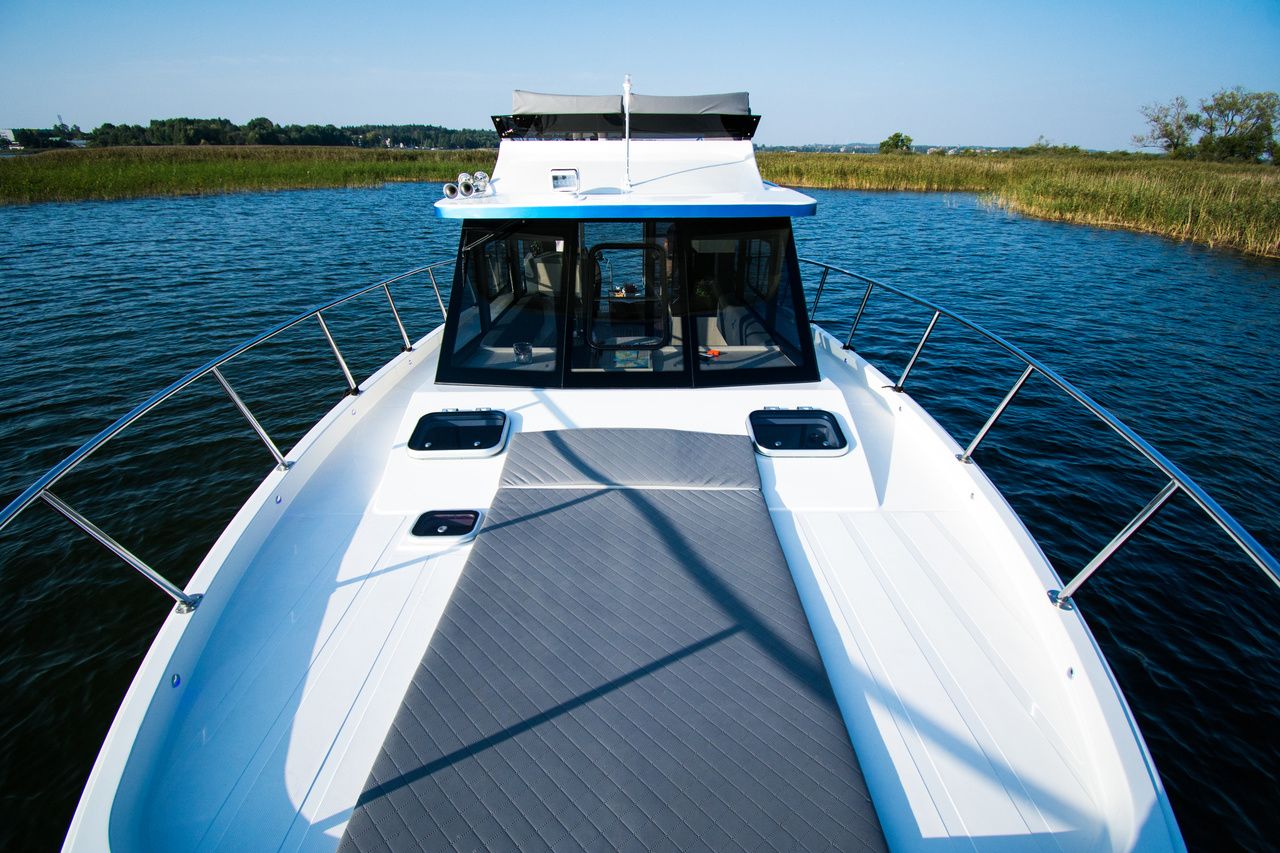 Cobra Yachts 40 | Grand Horizon