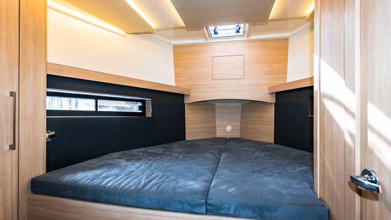 Cobra Yachts 40 | Bella Graphite