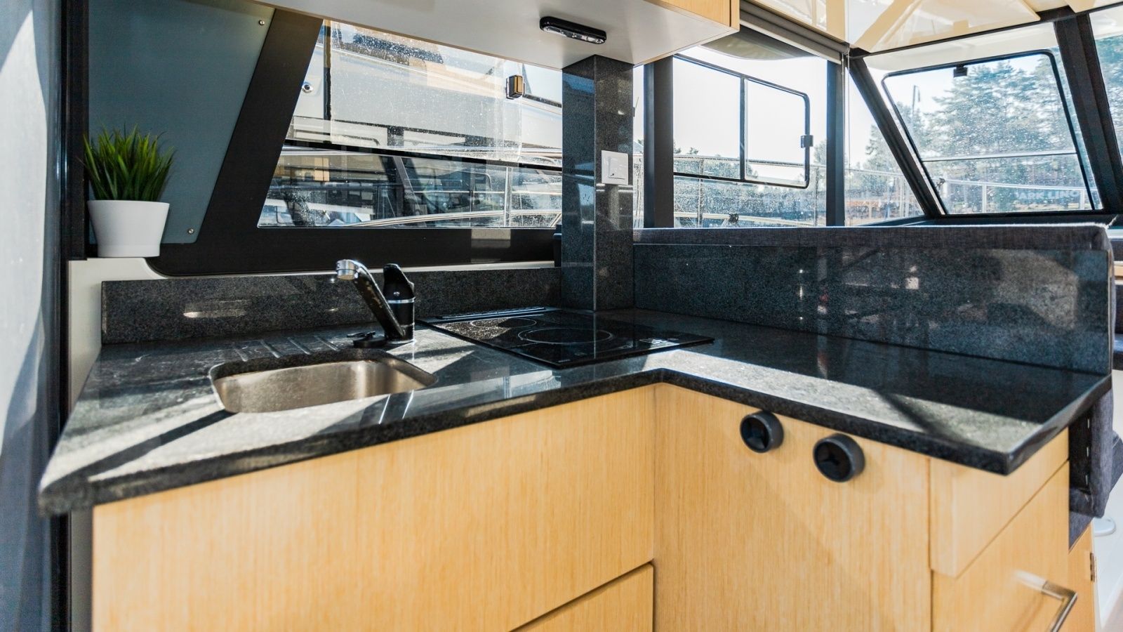 Cobra Yachts 40 | Bella Graphite