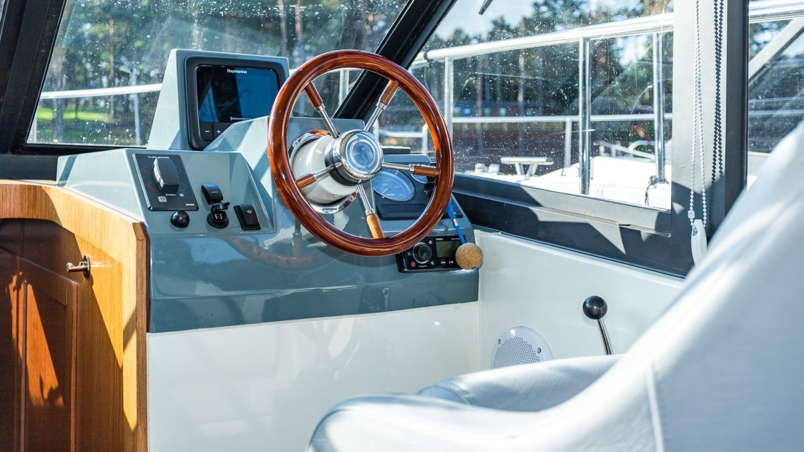 Cobra Yachts 40 | Bella Graphite