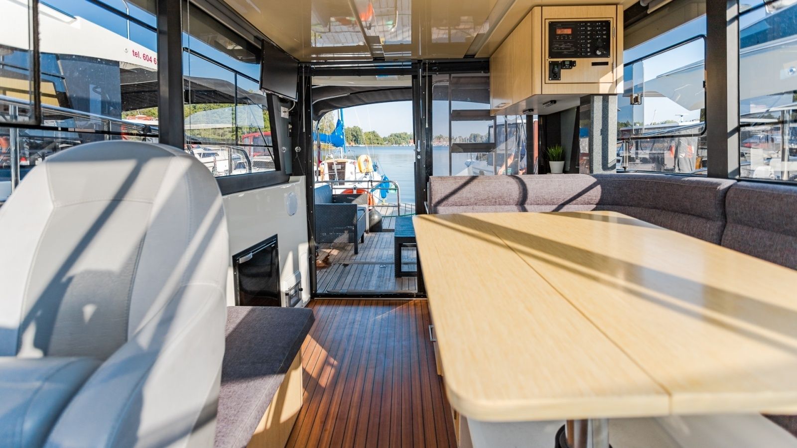 Cobra Yachts 40 | Bella Graphite