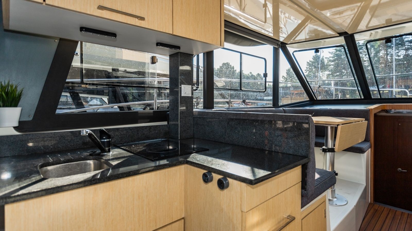 Cobra Yachts 40 | Bella Graphite