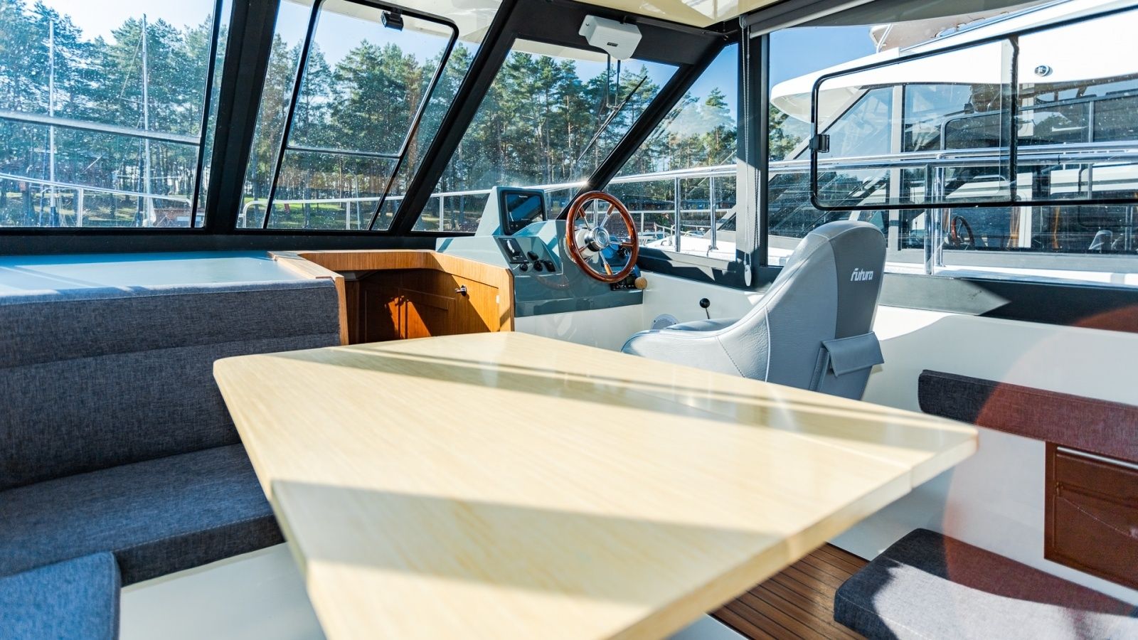 Cobra Yachts 40 | Bella Graphite