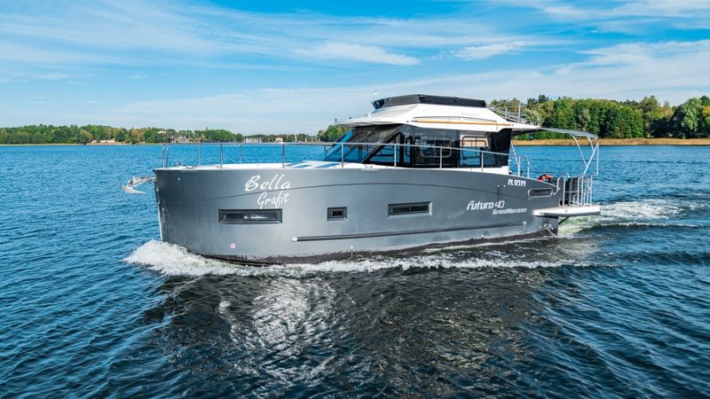 Cobra Yachts 40 | Bella Graphite