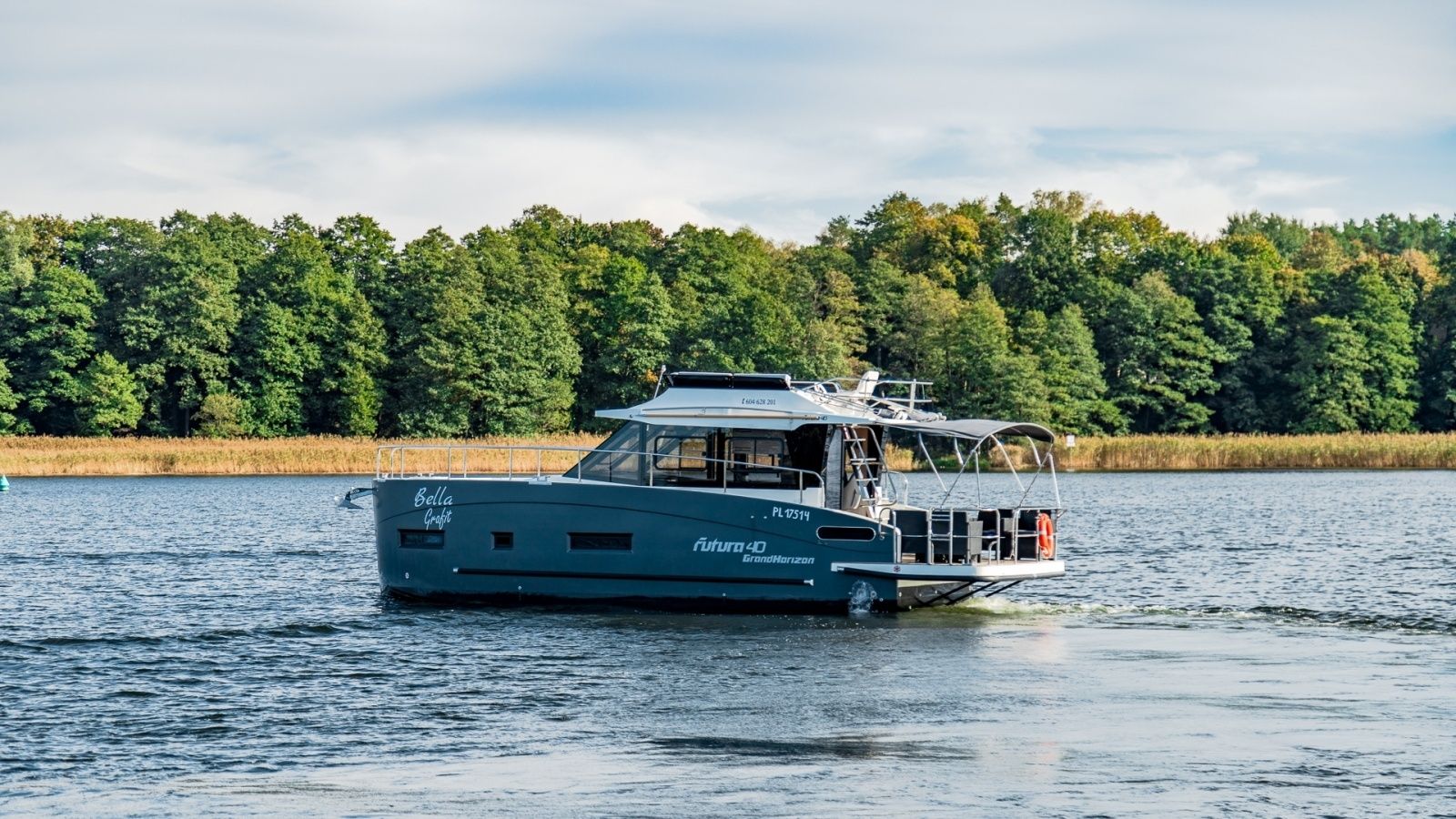 Cobra Yachts 40 | Bella Graphite
