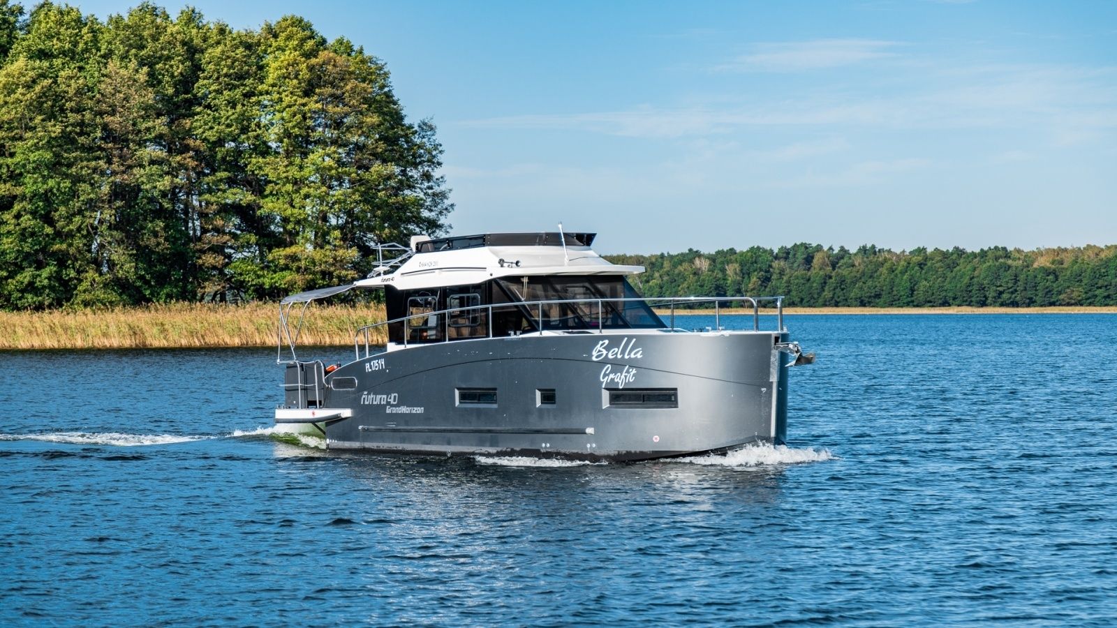 Cobra Yachts 40 | Bella Graphite