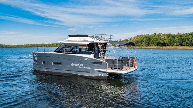 Cobra Yachts 40 | Bella Graphite