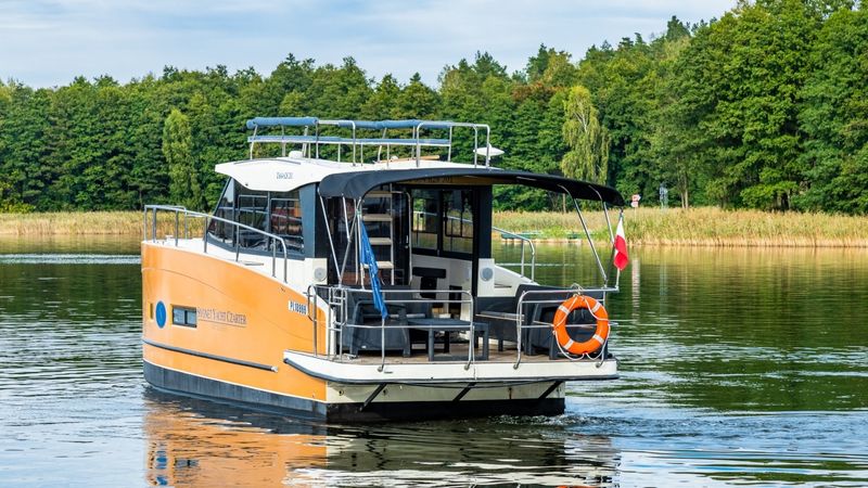 Cobra Yachts 36 | Bella Gold