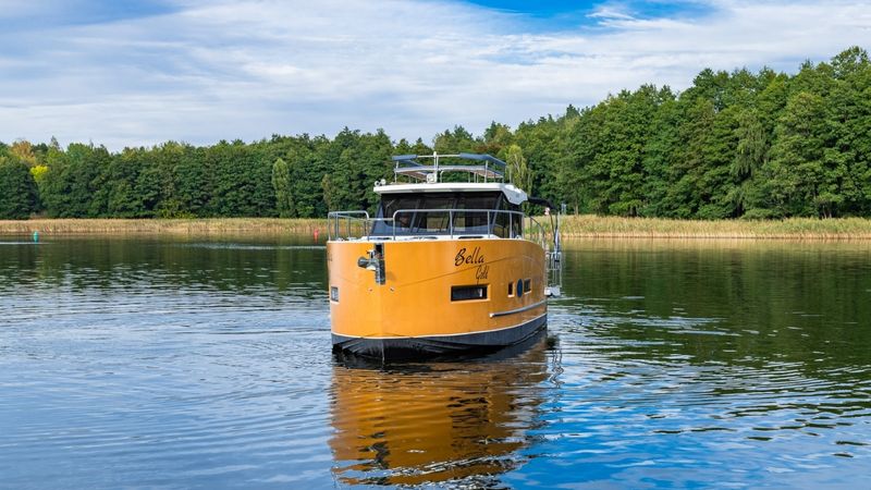 Cobra Yachts 36 | Bella Gold