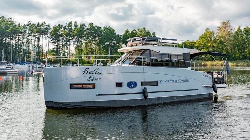 Cobra Yachts 36 | Bella Silver