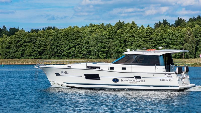 Delphia Nautika 1300 | Bella White