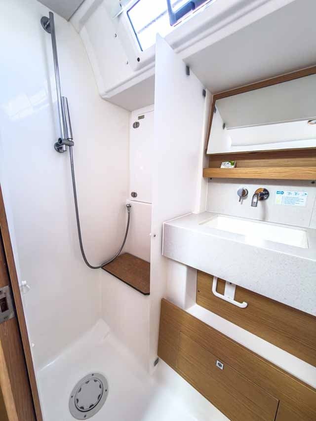 Dufour 470 | Easy Eleven
