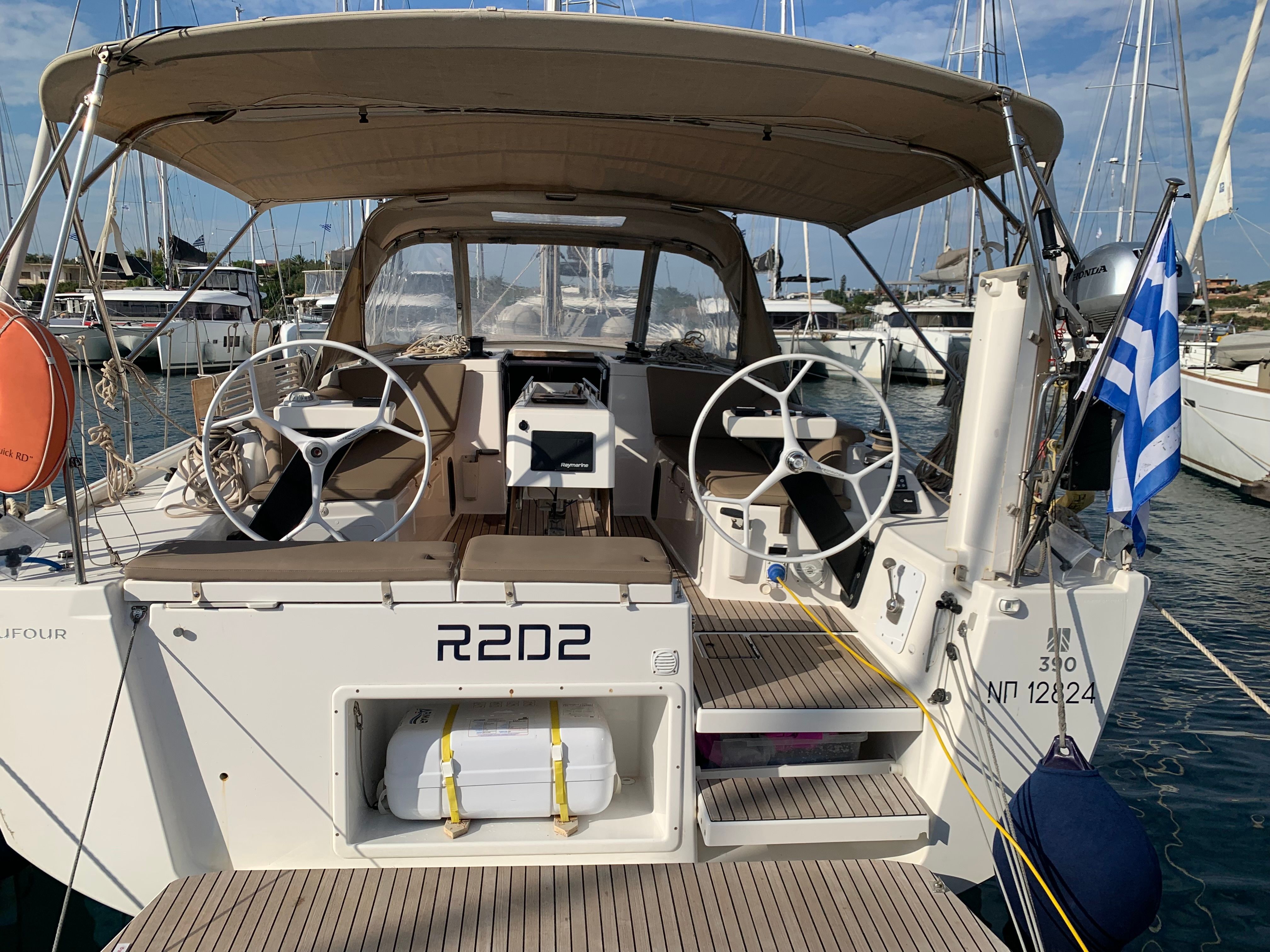 Dufour 390 | R2D2