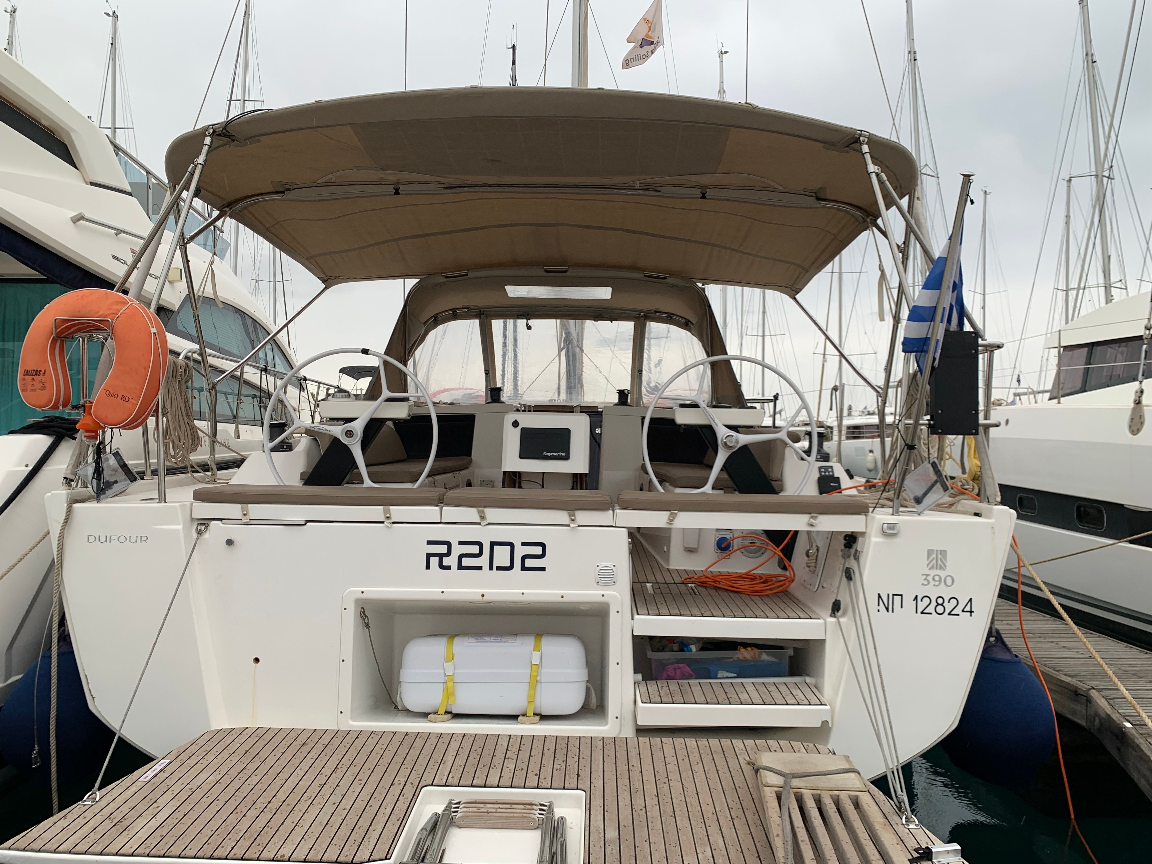 Dufour 390 | R2D2