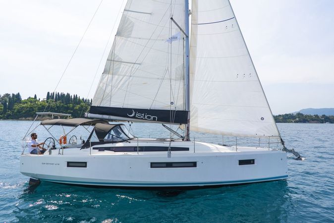 Jeanneau Sun Odyssey 410 | Sea Whisper