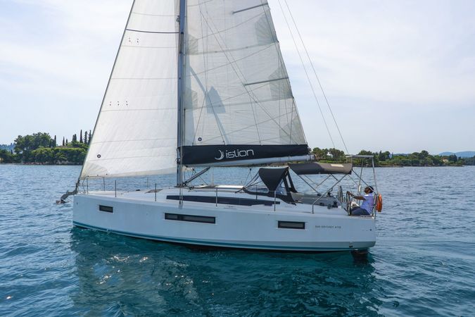 Jeanneau Sun Odyssey 410 | Sea Whisper