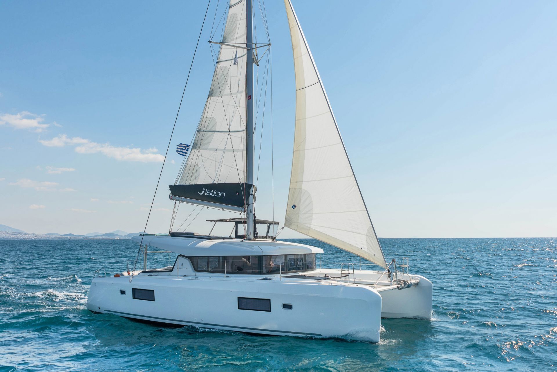 Lagoon 42 | White Waves