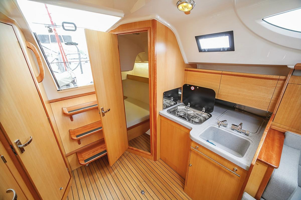 Northman Maxus 33.1 | Himara