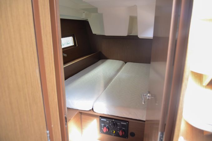 Beneteau Oceanis 46.1 | Azalea
