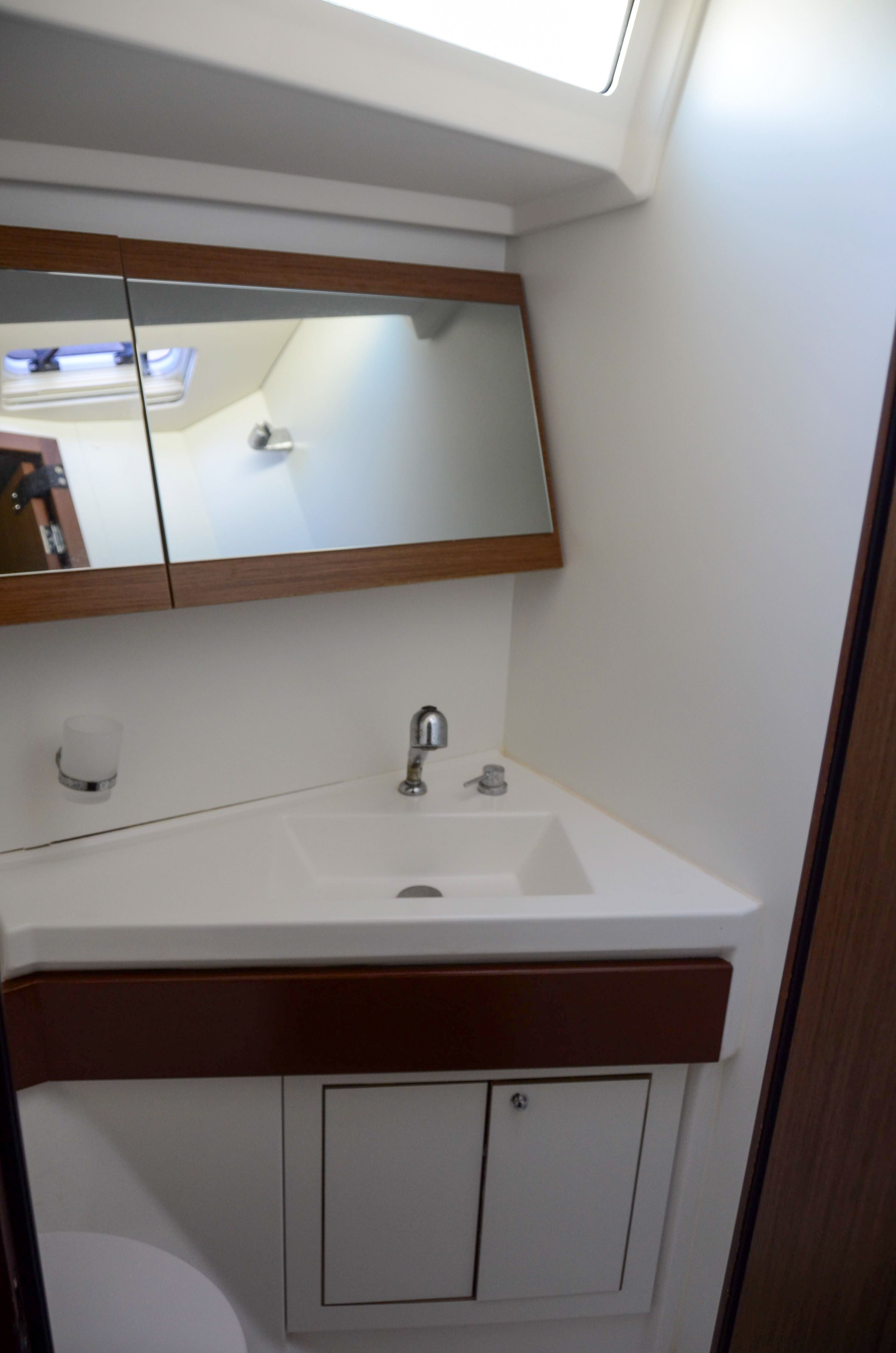 Beneteau Oceanis 46.1 | Azalea
