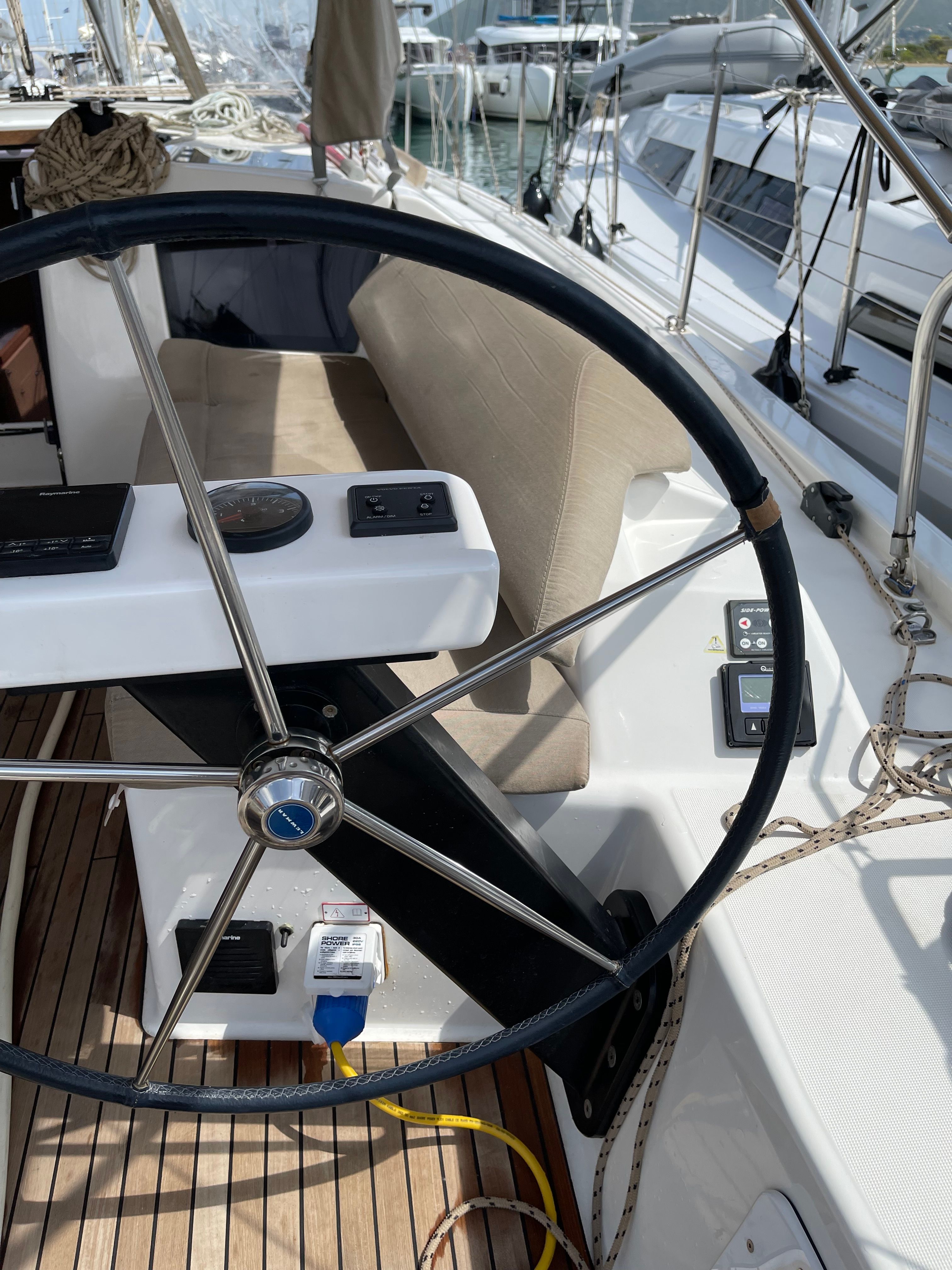 Dufour 390 | Maestro