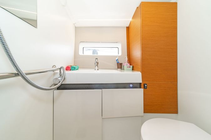 Jeanneau Sun Odyssey 490 | Marina 2