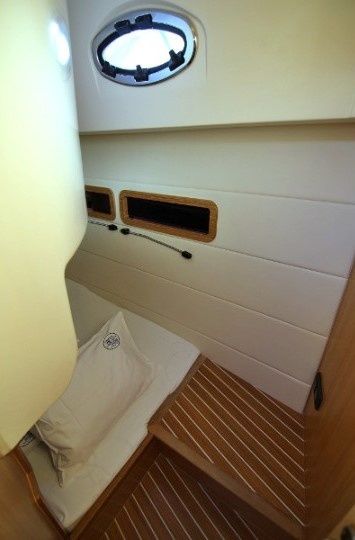 SAS Vektor Adriana 36 | Iris