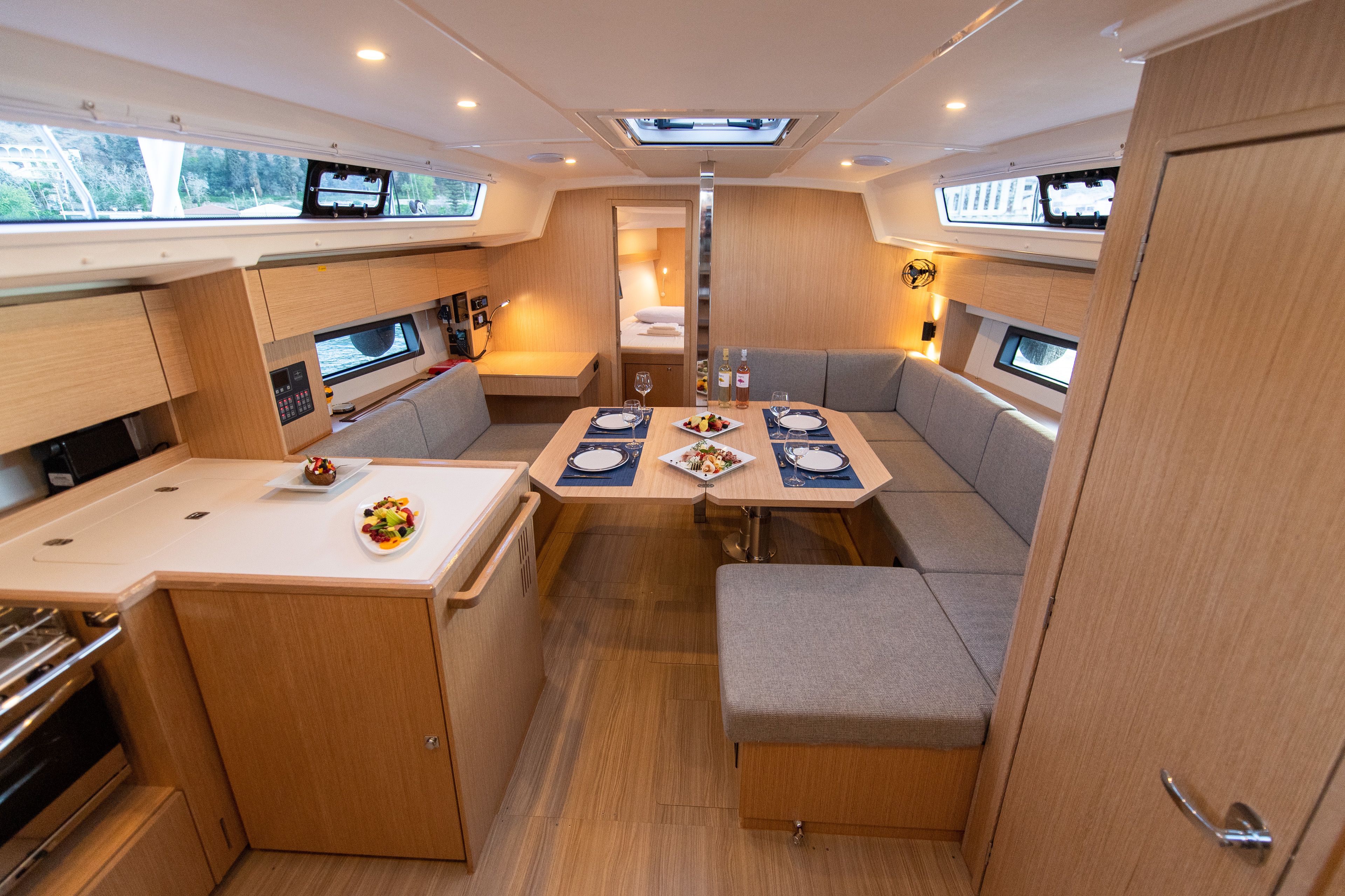 Bavaria C42 | Karpouzi