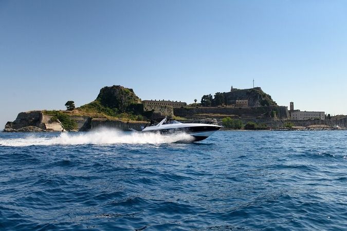 Sunseeker 38 Martinique | Black Diamond