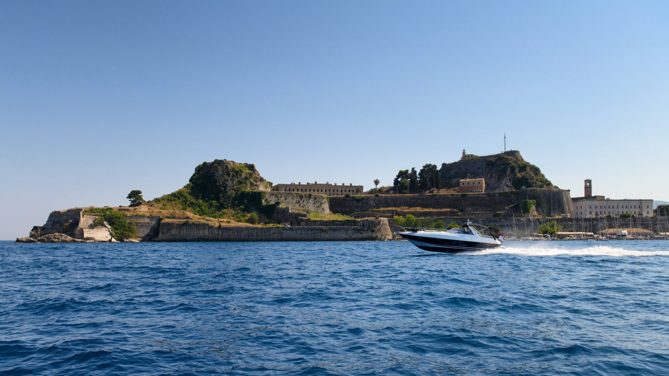 Sunseeker 38 Martinique | Black Diamond