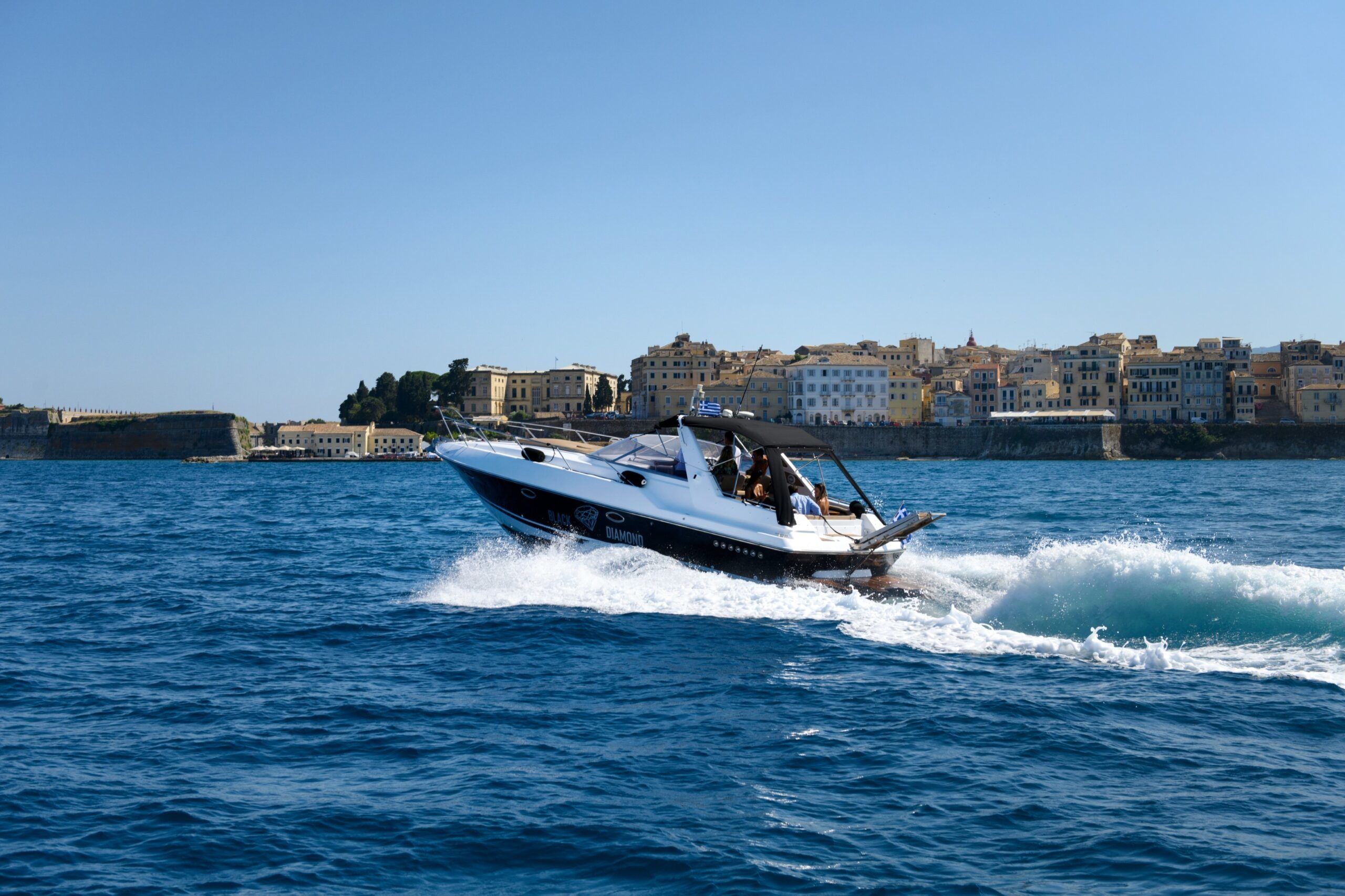 Sunseeker 38 Martinique | Black Diamond