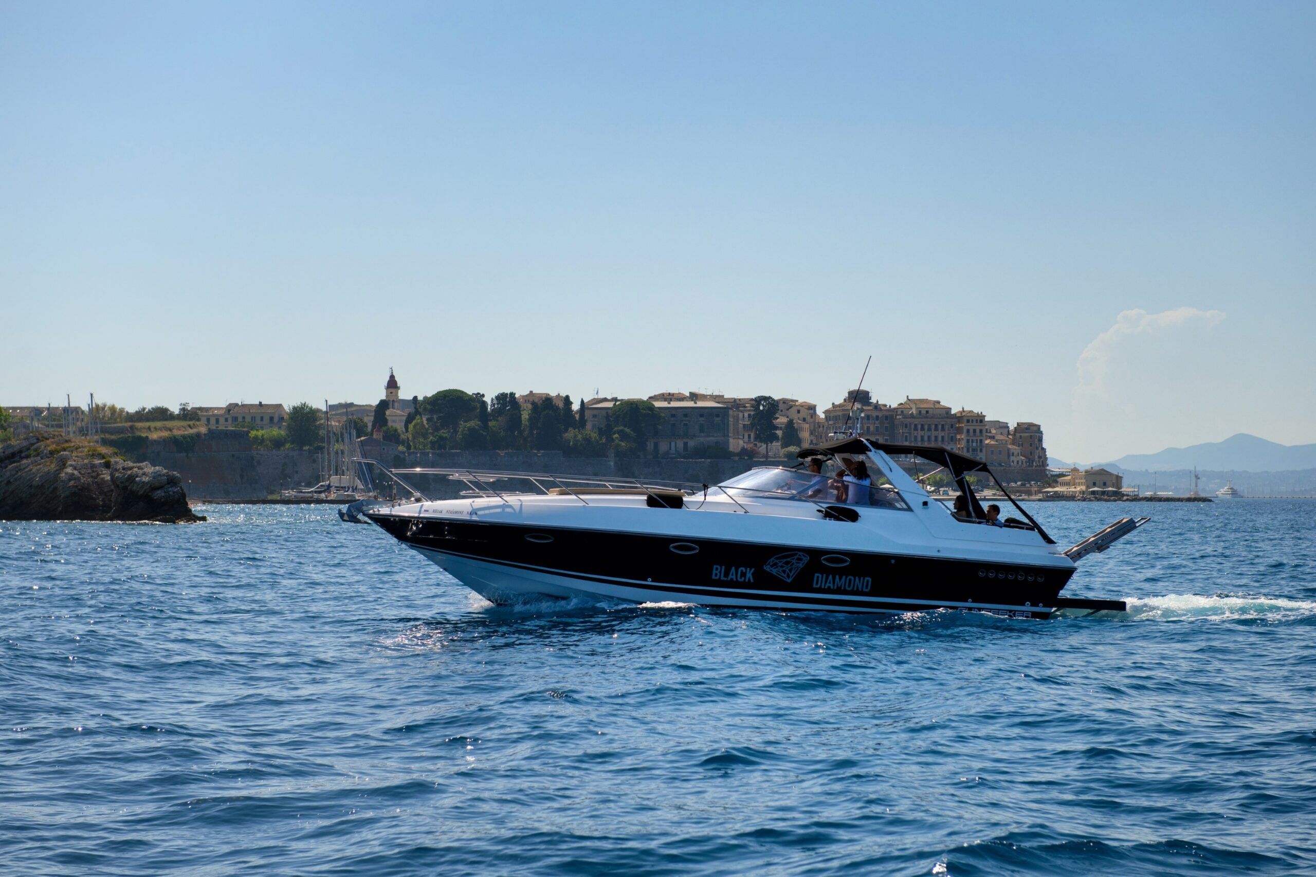 Sunseeker 38 Martinique | Black Diamond