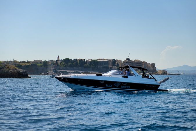 Sunseeker 38 Martinique | Black Diamond