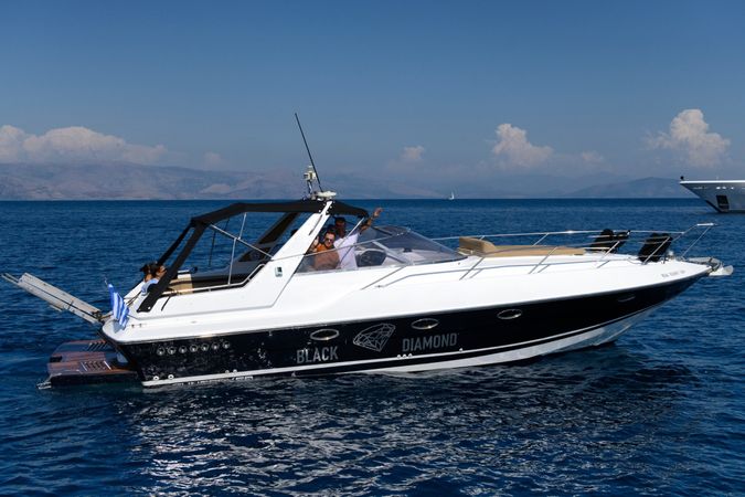 Sunseeker 38 Martinique | Black Diamond