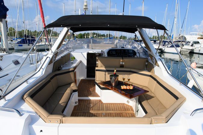 Sunseeker 38 Martinique | Black Diamond
