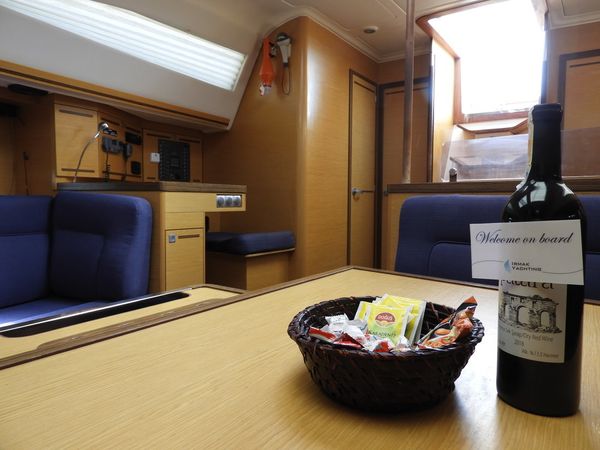 Elan 444 | Moon Shadow