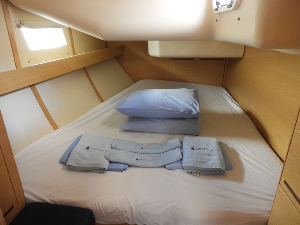 Elan 444 | Moon Shadow