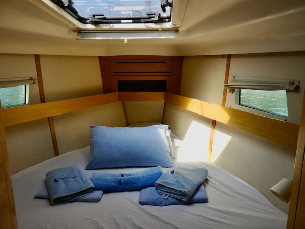 Elan 444 | Moon Shadow