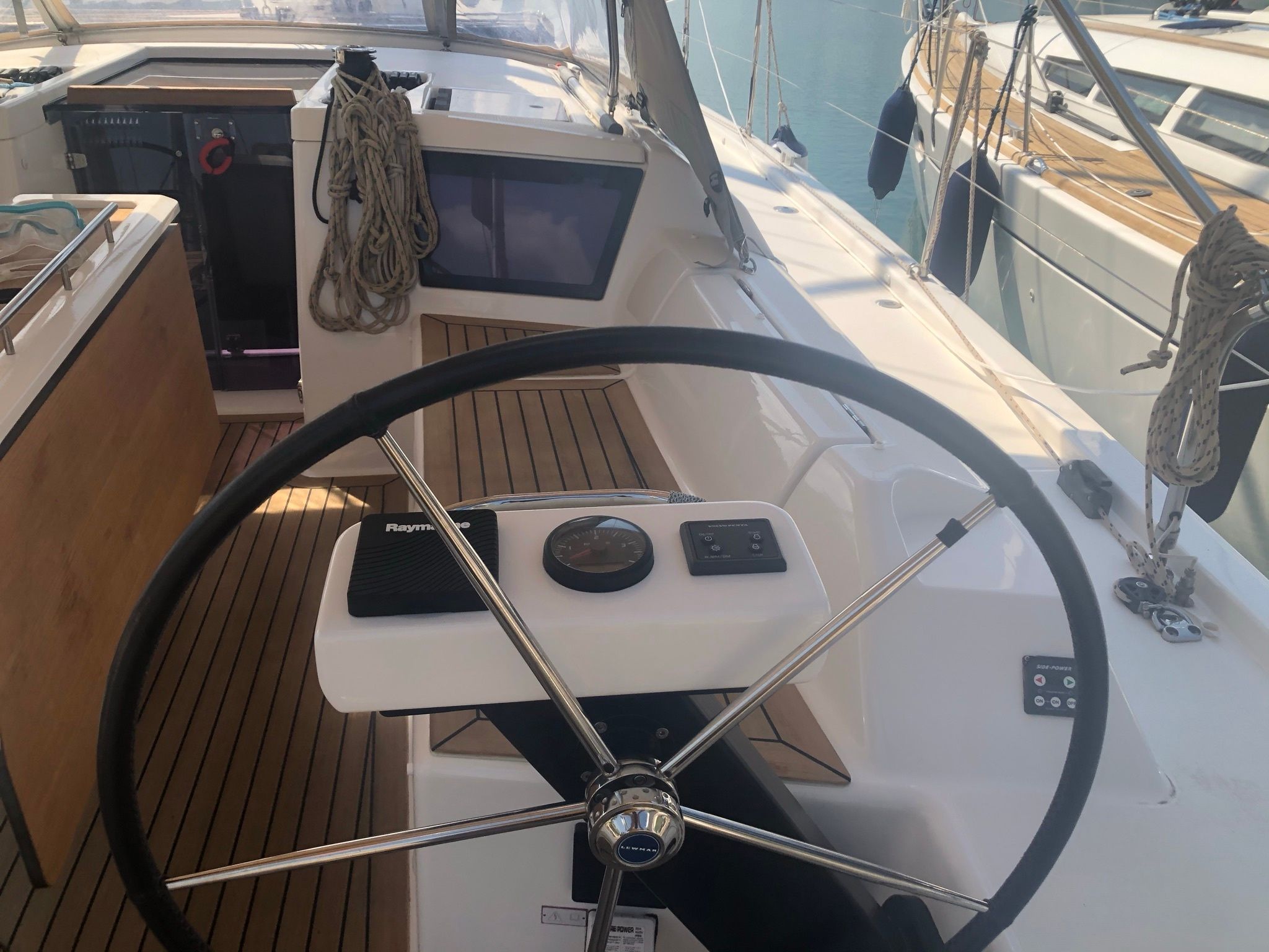 Dufour 390 | Gin Fizz