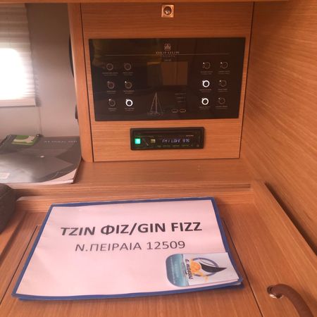 Dufour 390 | Gin Fizz