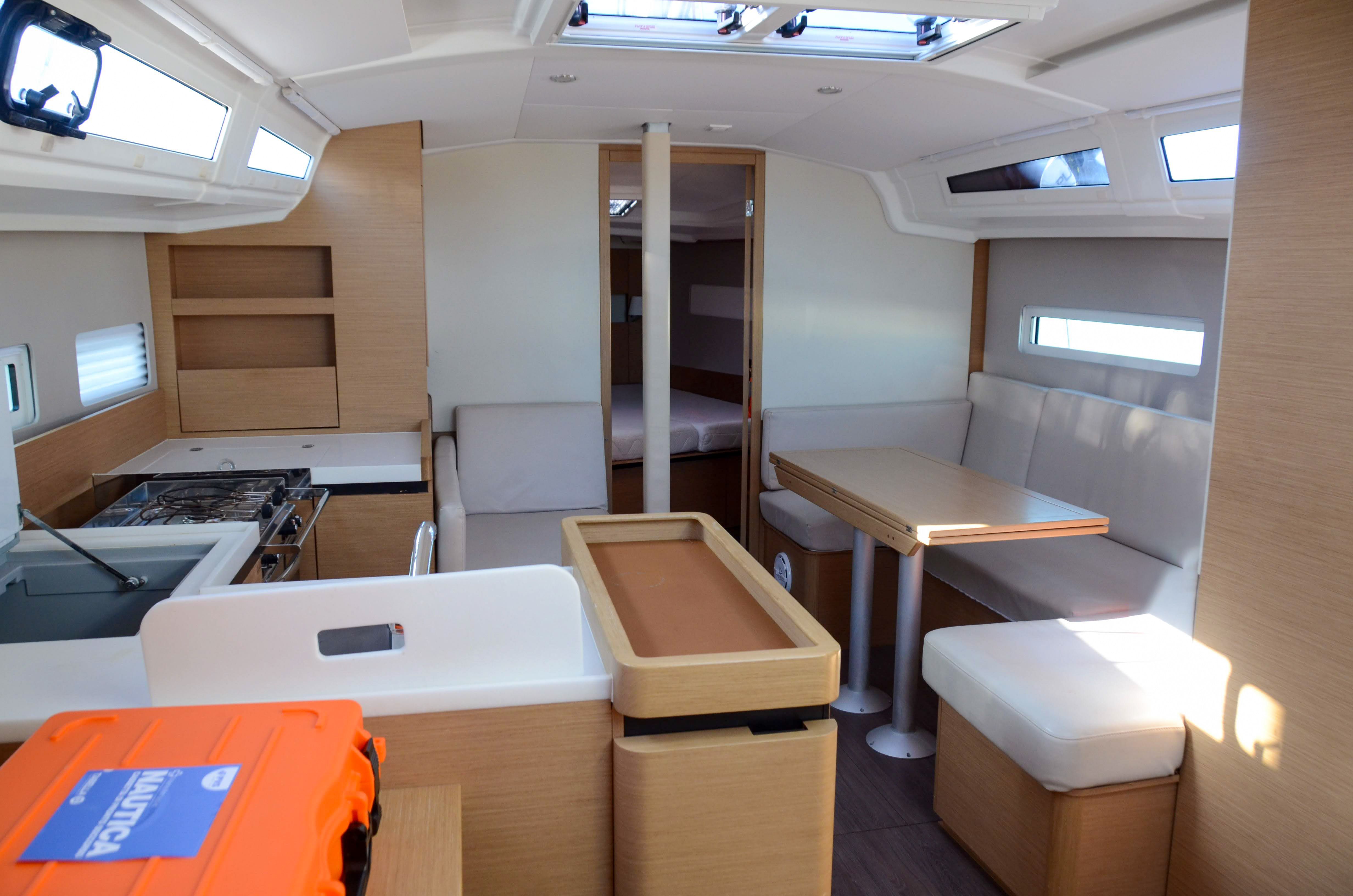 Jeanneau Sun Odyssey 410 | Bella