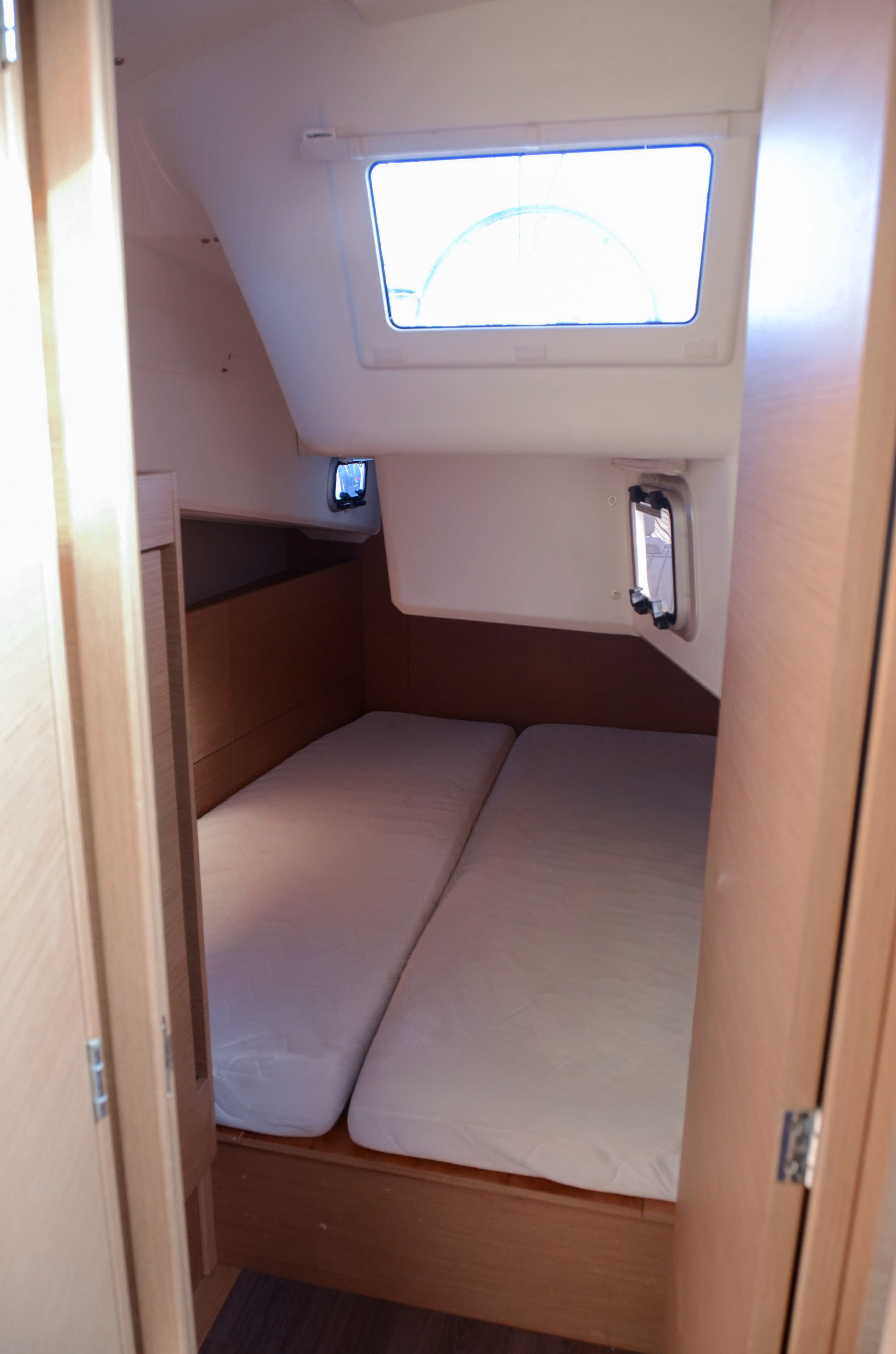 Jeanneau Sun Odyssey 410 | Bella