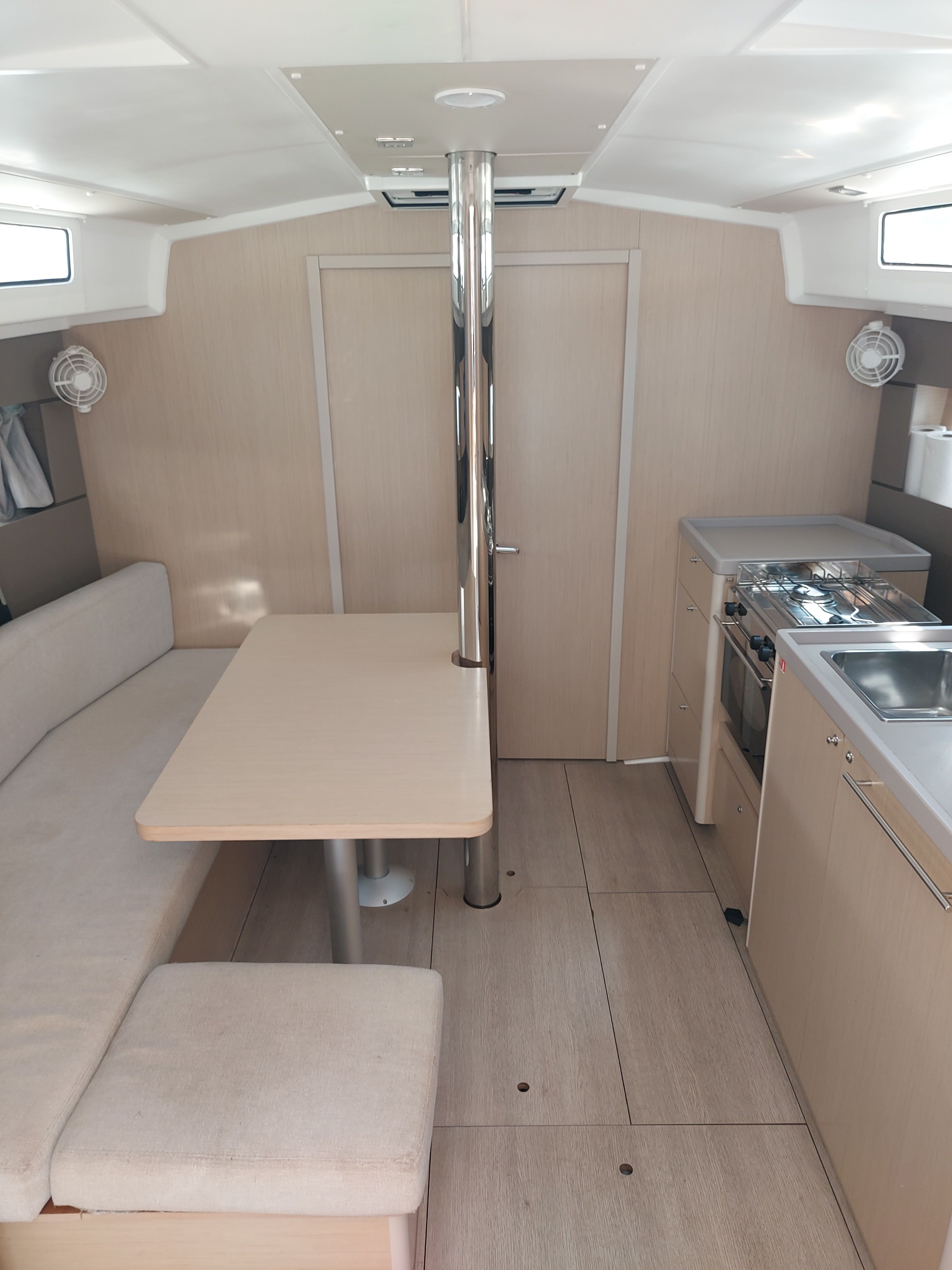 Beneteau Oceanis 38.1 | Blue Harmony
